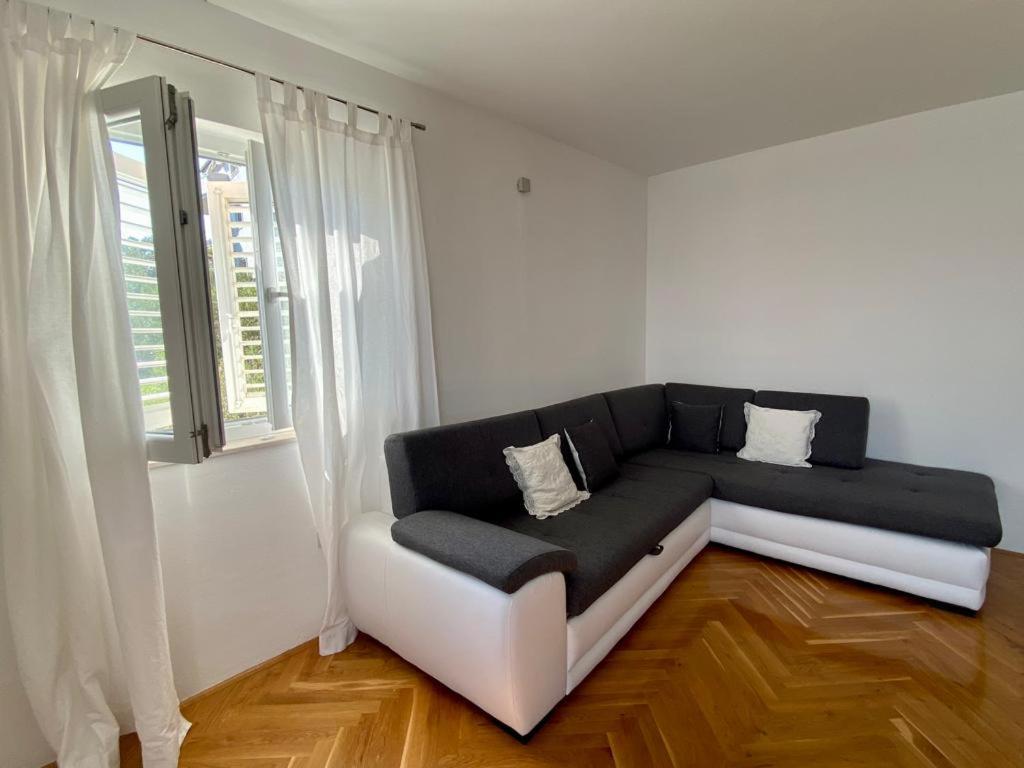 Panorama Apartment Jakov Омиш Экстерьер фото